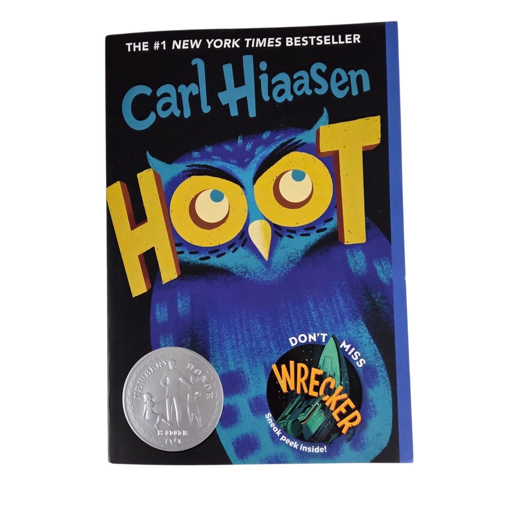 🔥4/$20 Hoot -Carl Hiaasen -Paperback *ITEM HAS SMALL TEAR ON BACK* Bestseller